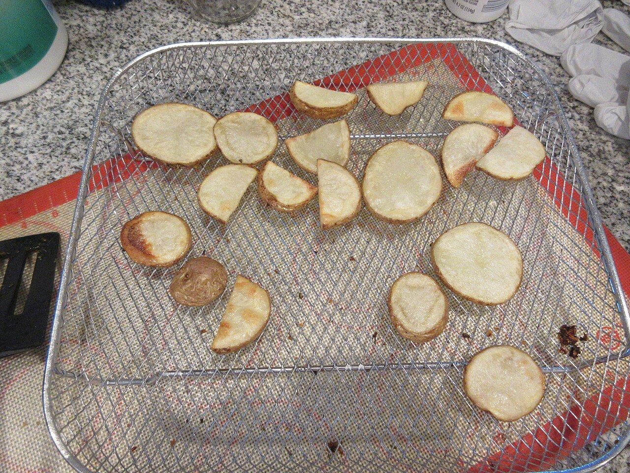 Sichuan Crispy Potatoes: Recipe, Crisp Texture, and Serving Steps 1 sichuan crispy potatoes opening image showing fried potatoes in a clear landscape context