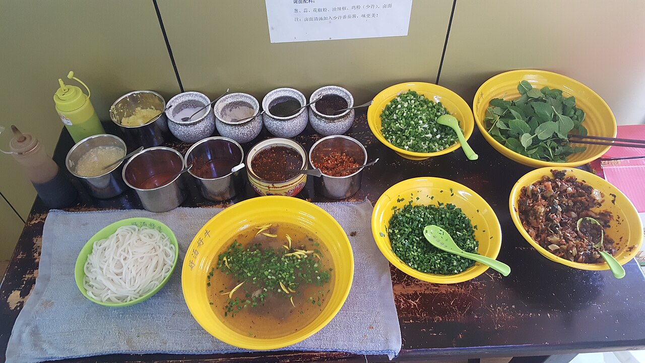 Sichuan chili bean paste supporting sauce base and heat balance